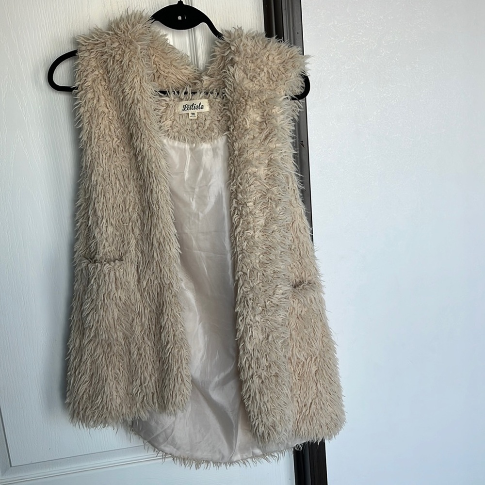 Faux shearling vest medium